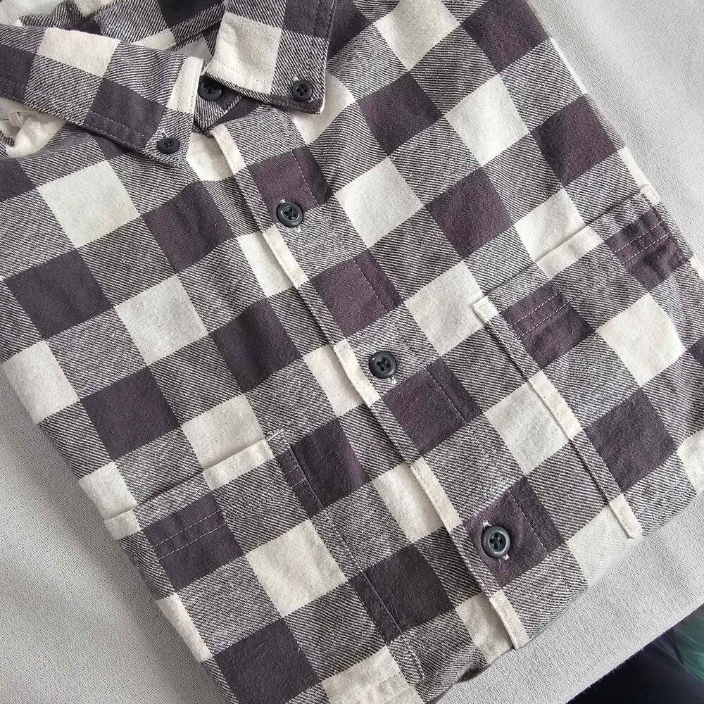 New True Craft Long Sleeved Shirt. Size Men's Small Color - Gray and Beige